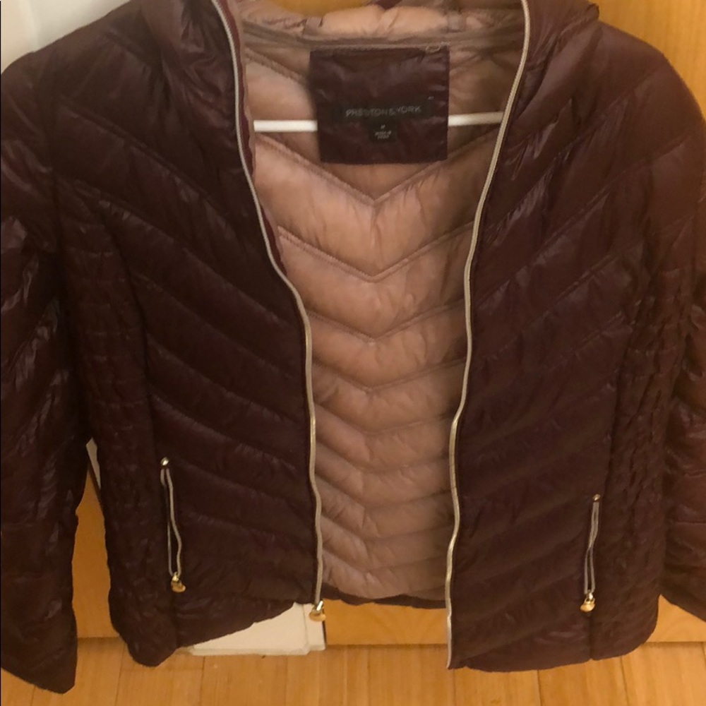 Puffer jacket maroon